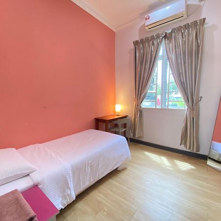 Besut Guesthouse Kampung Kuala Besut Exterior photo
