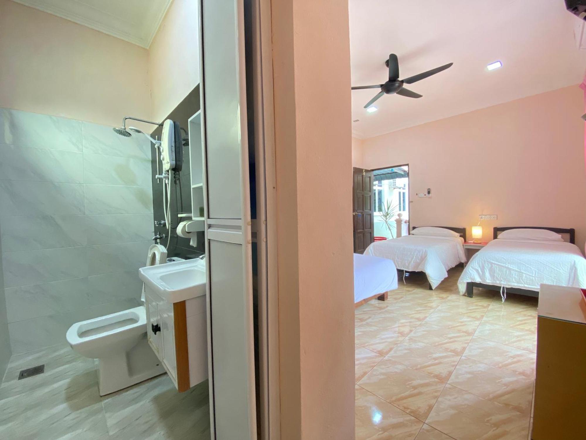 Besut Guesthouse Kampung Kuala Besut Exterior photo