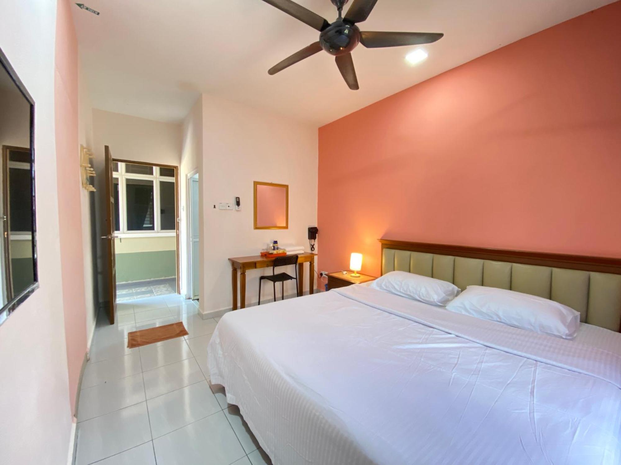 Besut Guesthouse Kampung Kuala Besut Exterior photo