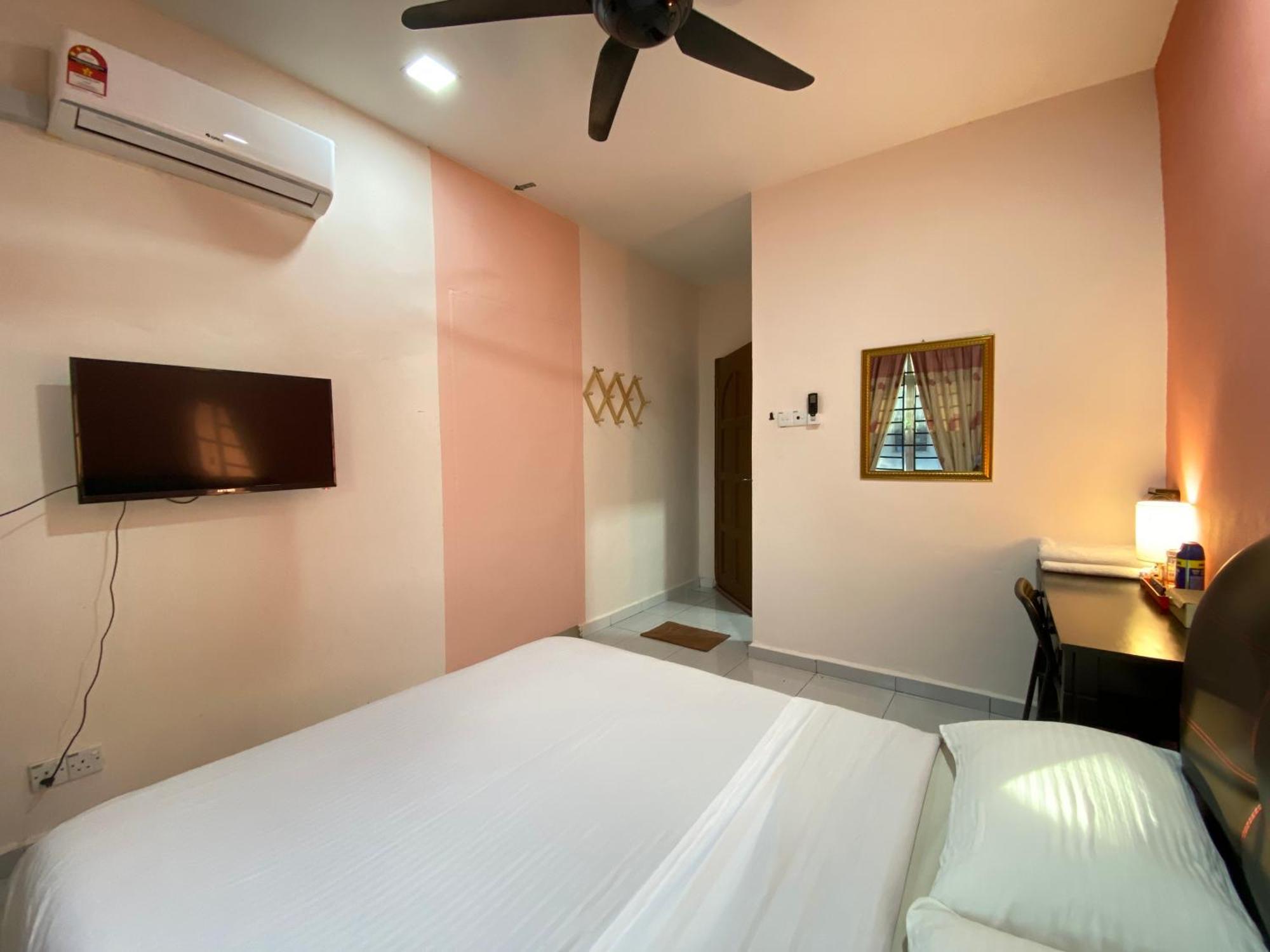 Besut Guesthouse Kampung Kuala Besut Exterior photo