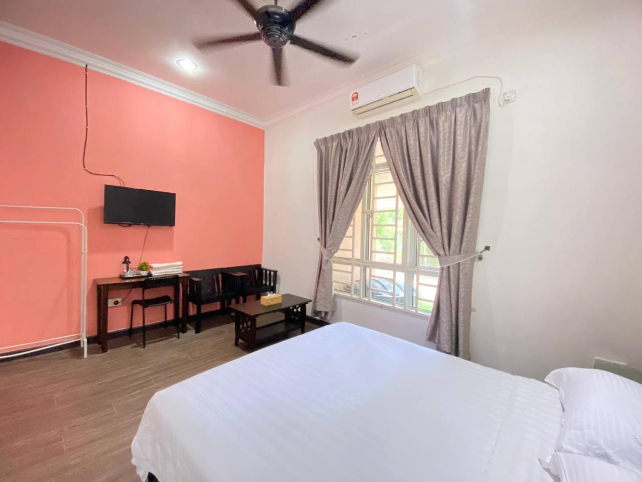 Besut Guesthouse Kampung Kuala Besut Exterior photo